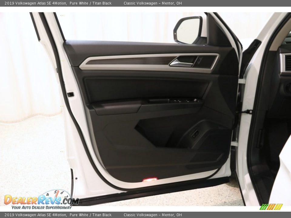 2019 Volkswagen Atlas SE 4Motion Pure White / Titan Black Photo #4