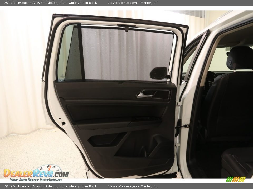 2019 Volkswagen Atlas SE 4Motion Pure White / Titan Black Photo #17
