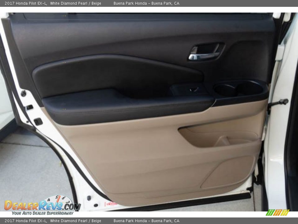 2017 Honda Pilot EX-L White Diamond Pearl / Beige Photo #31