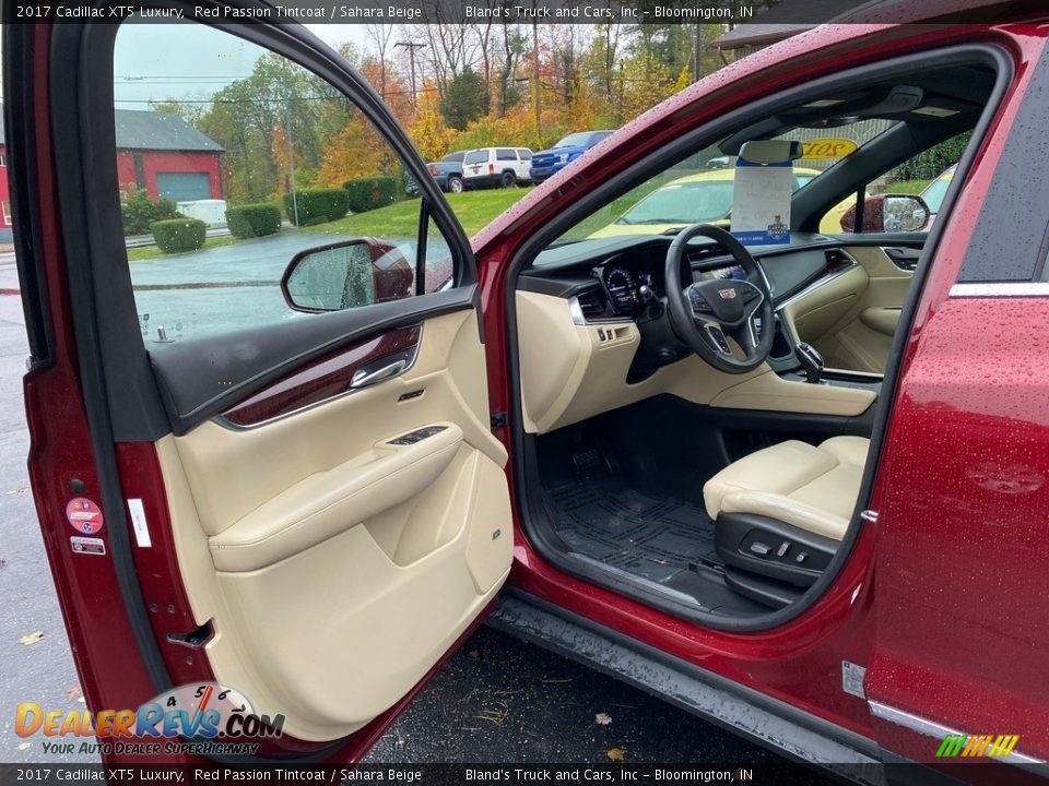 2017 Cadillac XT5 Luxury Red Passion Tintcoat / Sahara Beige Photo #4