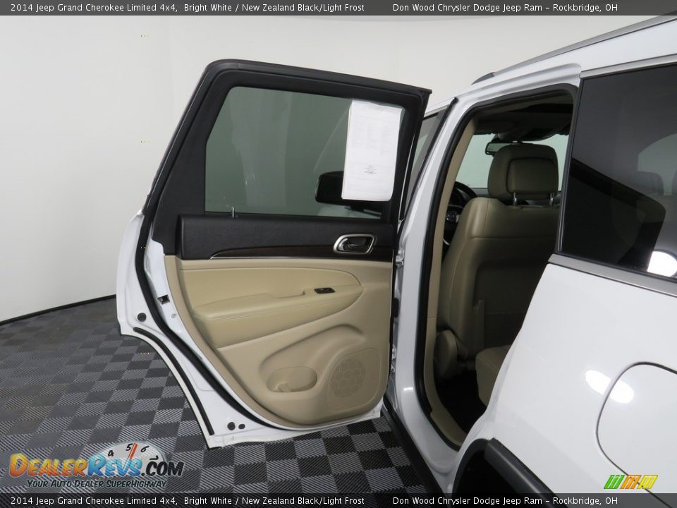 2014 Jeep Grand Cherokee Limited 4x4 Bright White / New Zealand Black/Light Frost Photo #26