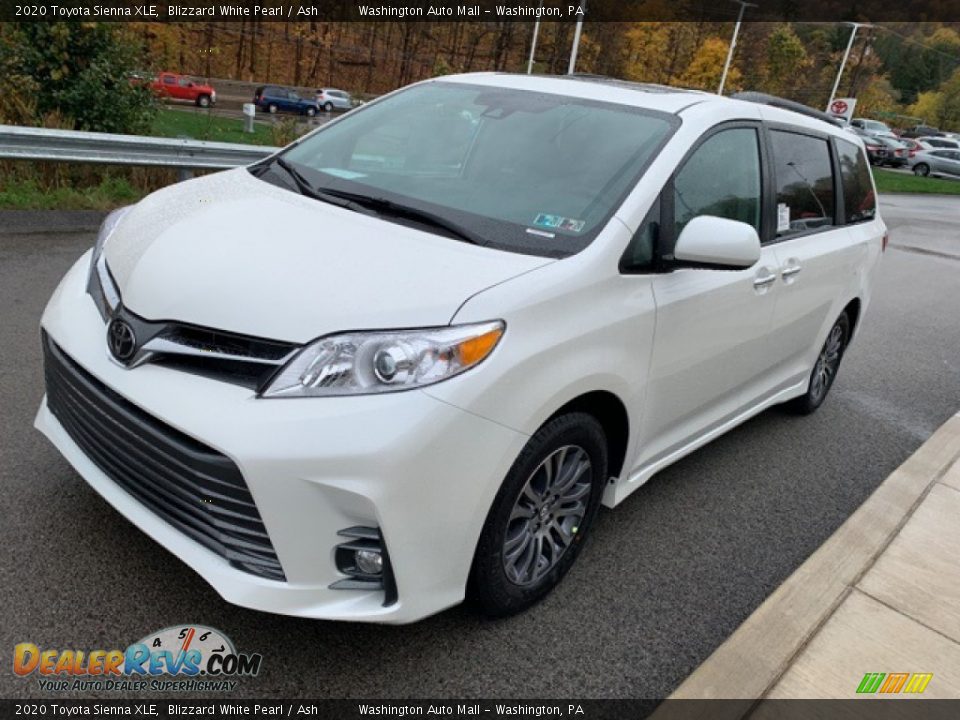 2020 Toyota Sienna XLE Blizzard White Pearl / Ash Photo #3