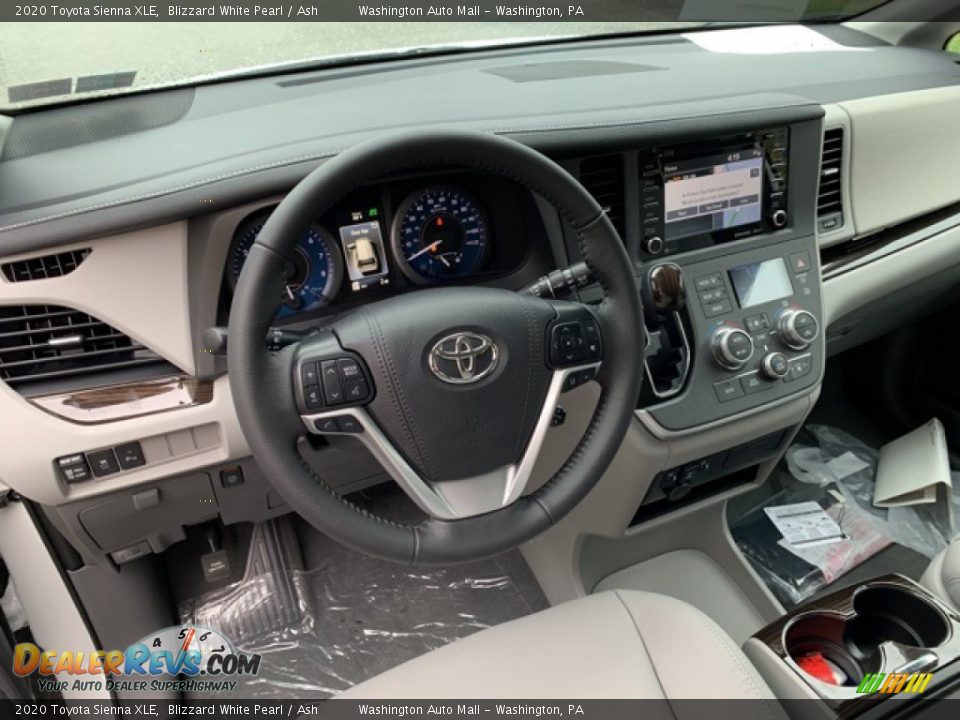 2020 Toyota Sienna XLE Blizzard White Pearl / Ash Photo #4