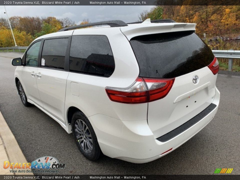 2020 Toyota Sienna XLE Blizzard White Pearl / Ash Photo #8