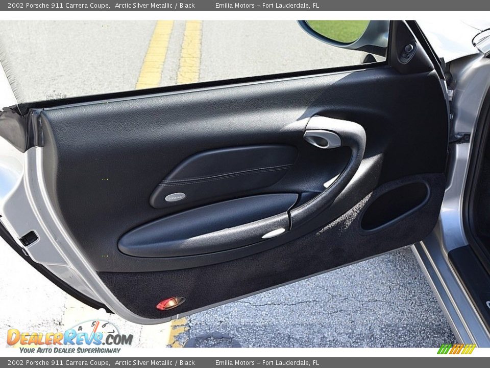 Door Panel of 2002 Porsche 911 Carrera Coupe Photo #31