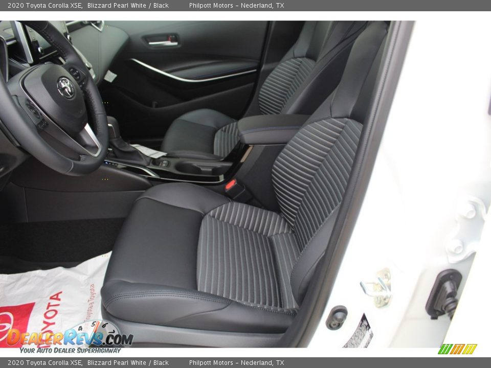 Front Seat of 2020 Toyota Corolla XSE Photo #10