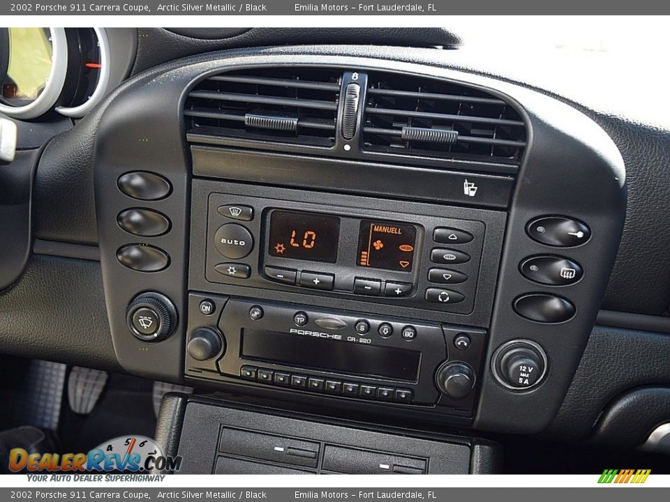 Controls of 2002 Porsche 911 Carrera Coupe Photo #66