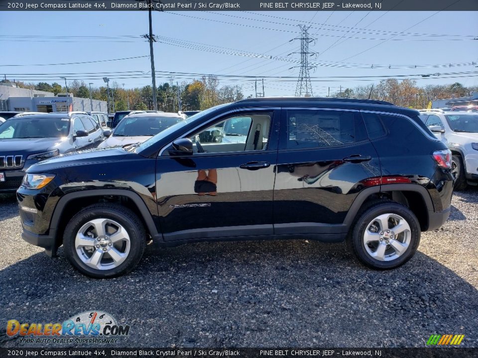 2020 Jeep Compass Latitude 4x4 Diamond Black Crystal Pearl / Ski Gray/Black Photo #3