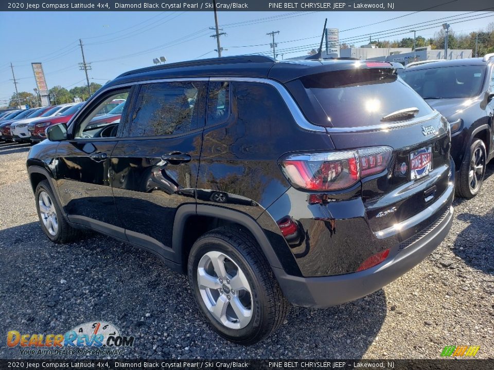 2020 Jeep Compass Latitude 4x4 Diamond Black Crystal Pearl / Ski Gray/Black Photo #4