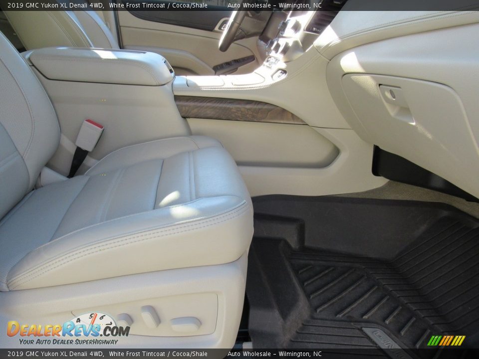 2019 GMC Yukon XL Denali 4WD White Frost Tintcoat / Cocoa/Shale Photo #12