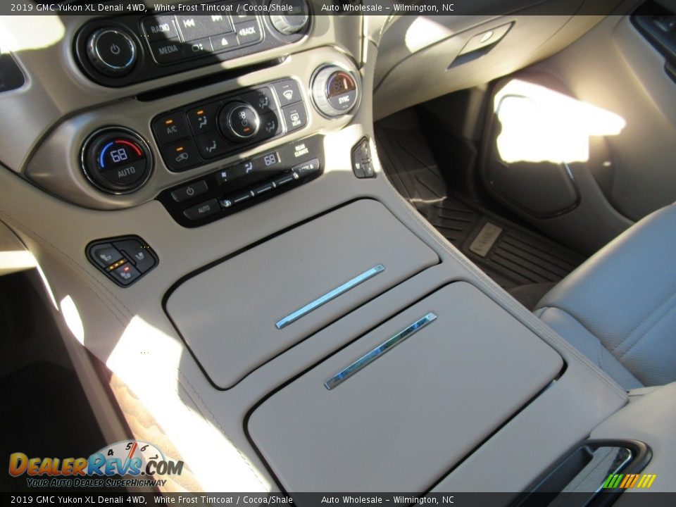 2019 GMC Yukon XL Denali 4WD White Frost Tintcoat / Cocoa/Shale Photo #20
