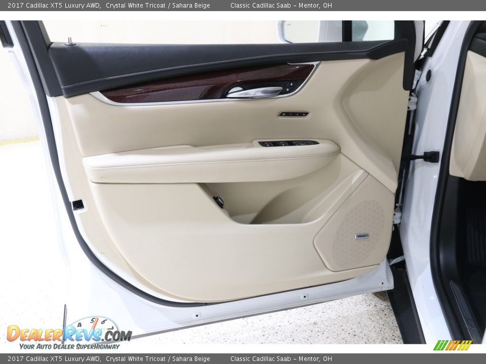 2017 Cadillac XT5 Luxury AWD Crystal White Tricoat / Sahara Beige Photo #4