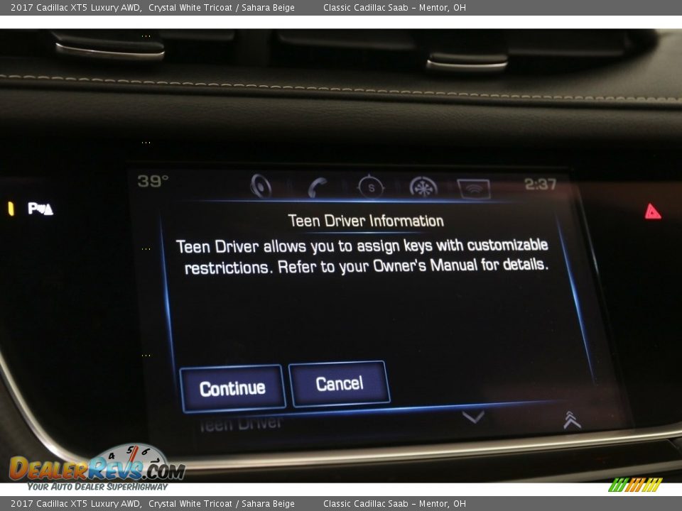 2017 Cadillac XT5 Luxury AWD Crystal White Tricoat / Sahara Beige Photo #16