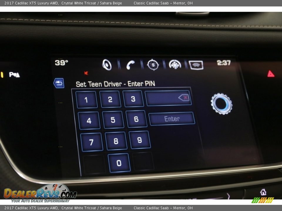 2017 Cadillac XT5 Luxury AWD Crystal White Tricoat / Sahara Beige Photo #17