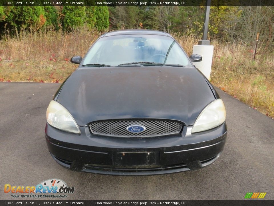 2002 Ford Taurus SE Black / Medium Graphite Photo #3