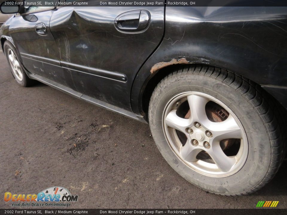 2002 Ford Taurus SE Black / Medium Graphite Photo #6