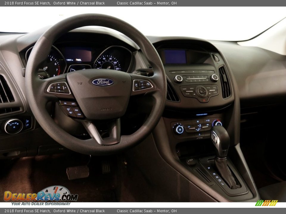 2018 Ford Focus SE Hatch Oxford White / Charcoal Black Photo #6