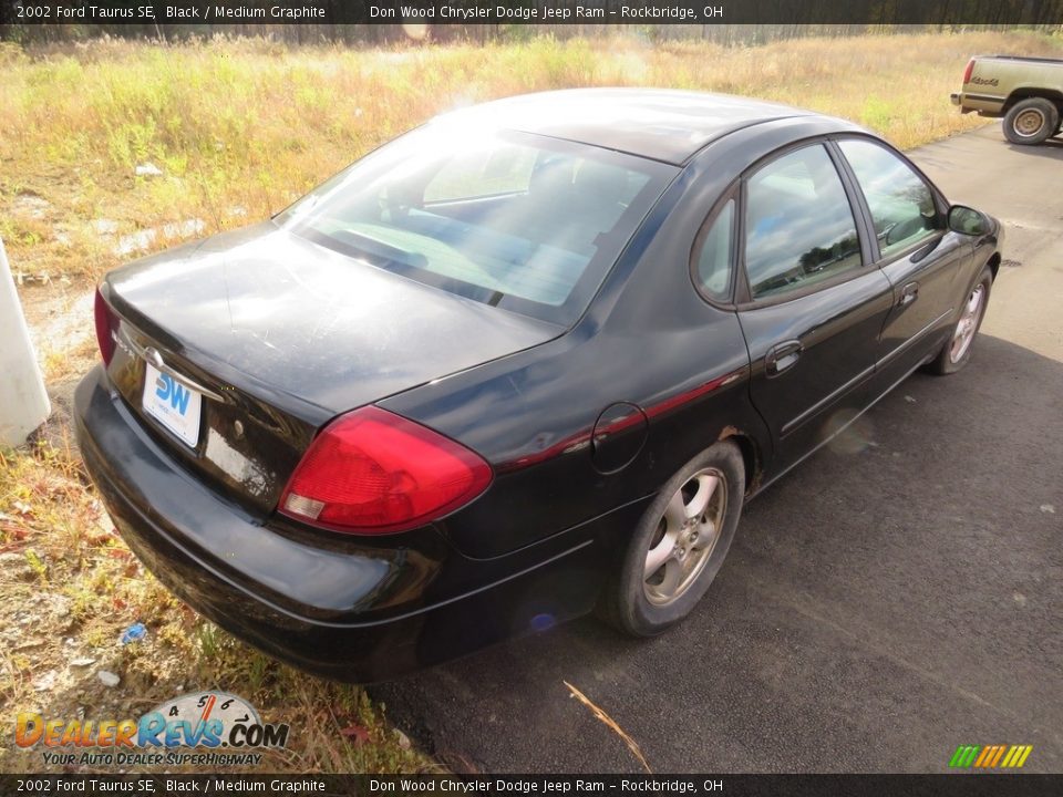 2002 Ford Taurus SE Black / Medium Graphite Photo #9