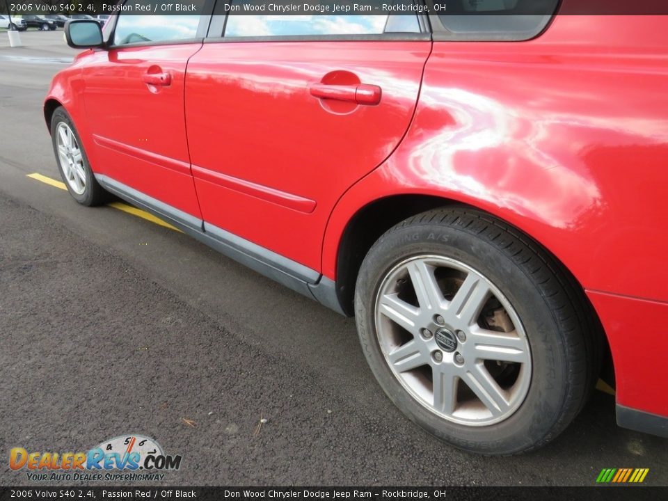 2006 Volvo S40 2.4i Passion Red / Off Black Photo #6