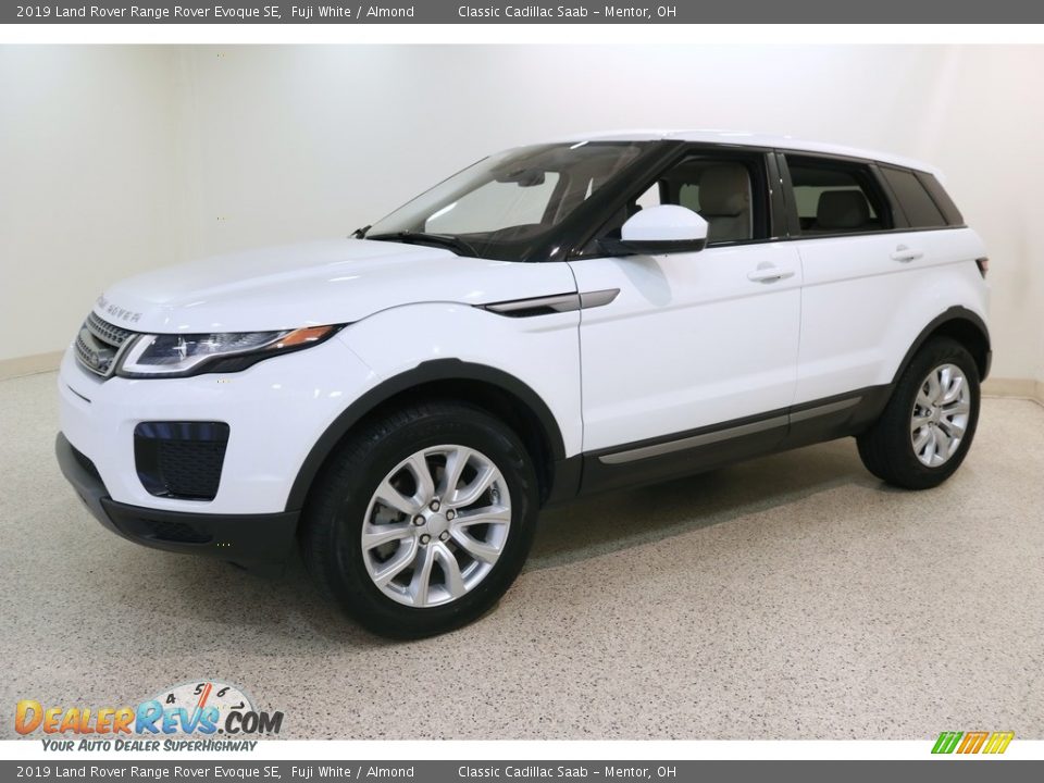 Fuji White 2019 Land Rover Range Rover Evoque SE Photo #3
