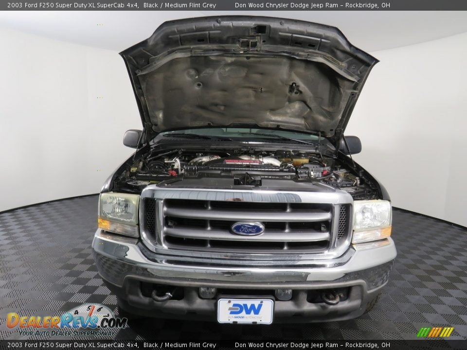 2003 Ford F250 Super Duty XL SuperCab 4x4 Black / Medium Flint Grey Photo #5