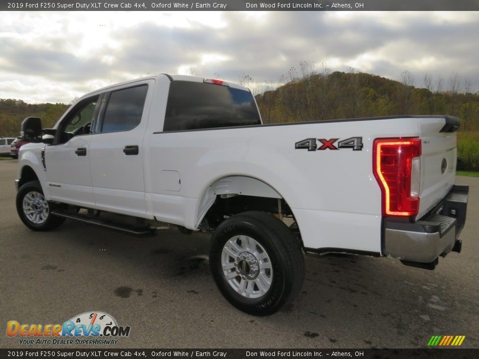 2019 Ford F250 Super Duty XLT Crew Cab 4x4 Oxford White / Earth Gray Photo #9