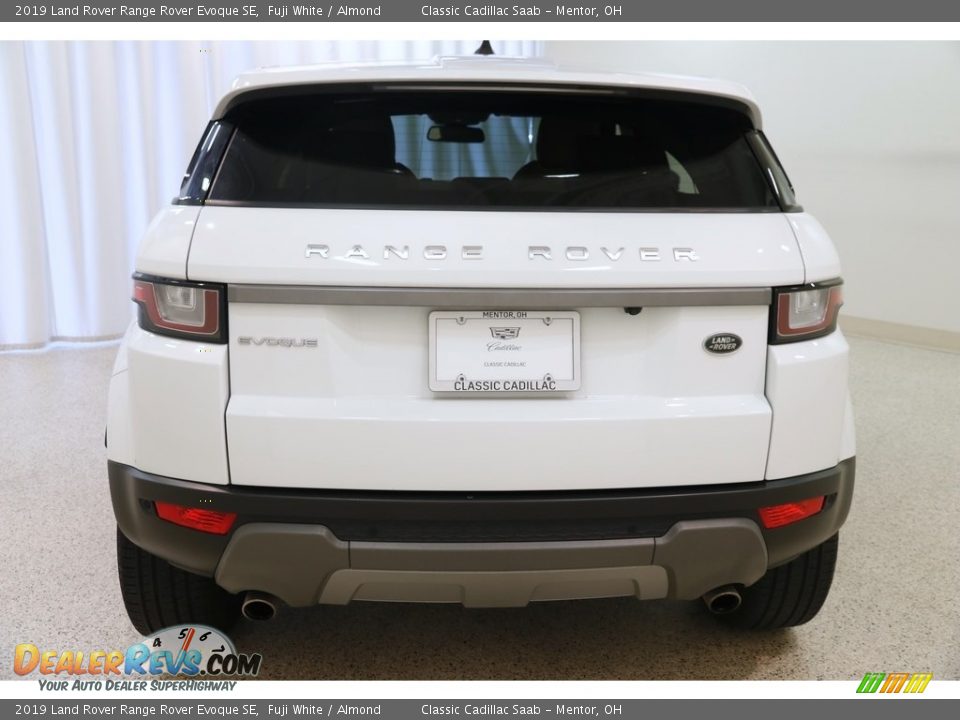 2019 Land Rover Range Rover Evoque SE Fuji White / Almond Photo #26