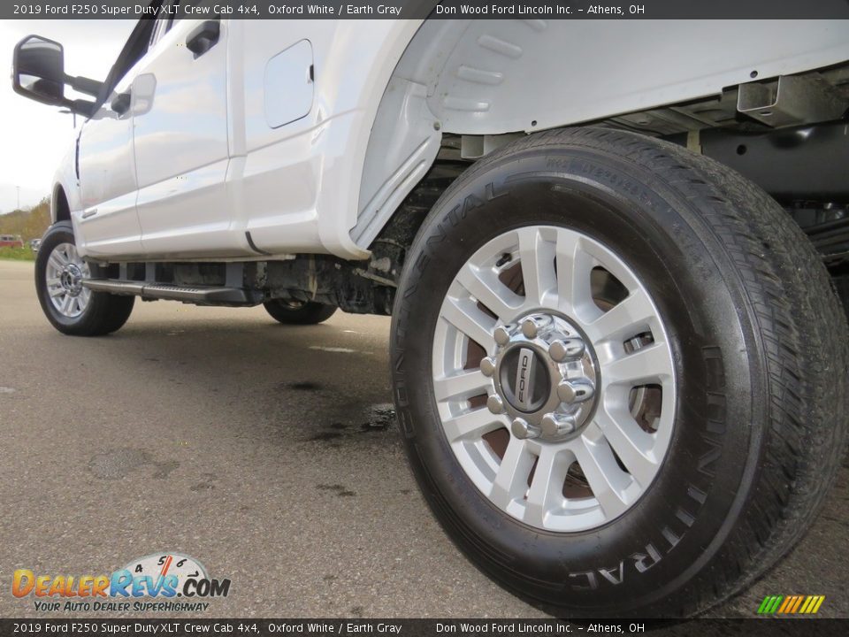 2019 Ford F250 Super Duty XLT Crew Cab 4x4 Oxford White / Earth Gray Photo #10