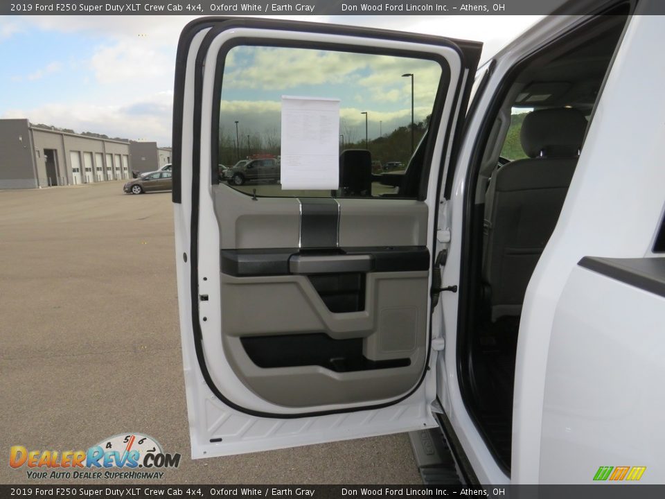 2019 Ford F250 Super Duty XLT Crew Cab 4x4 Oxford White / Earth Gray Photo #19