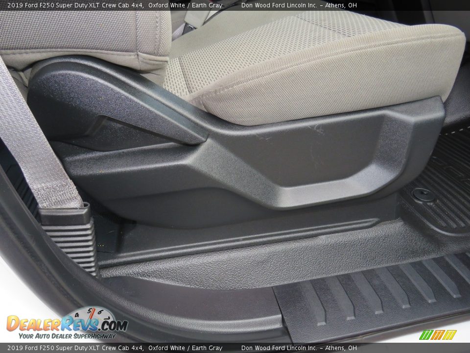 2019 Ford F250 Super Duty XLT Crew Cab 4x4 Oxford White / Earth Gray Photo #24