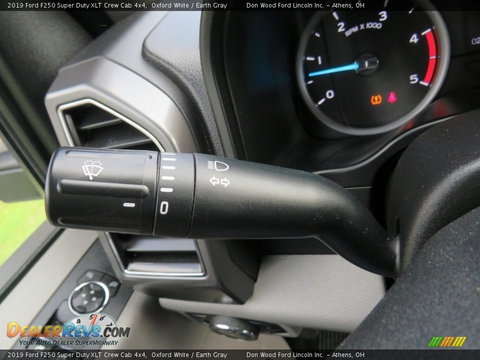 2019 Ford F250 Super Duty XLT Crew Cab 4x4 Oxford White / Earth Gray Photo #28