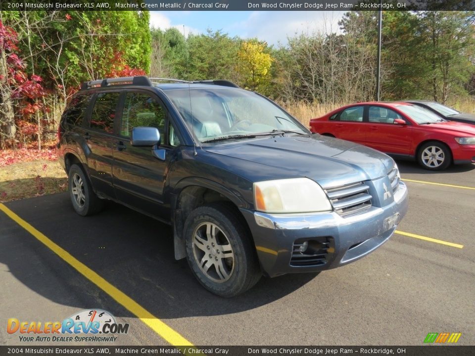 2004 Mitsubishi Endeavor XLS AWD Machine Green Metallic / Charcoal Gray Photo #3