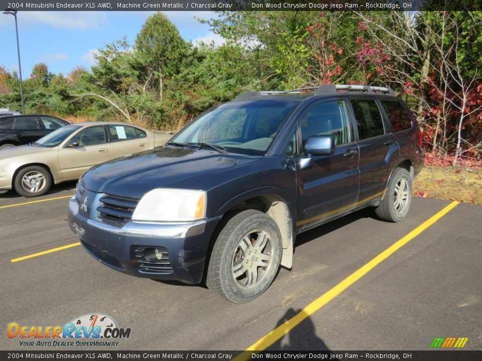 2004 Mitsubishi Endeavor XLS AWD Machine Green Metallic / Charcoal Gray Photo #6