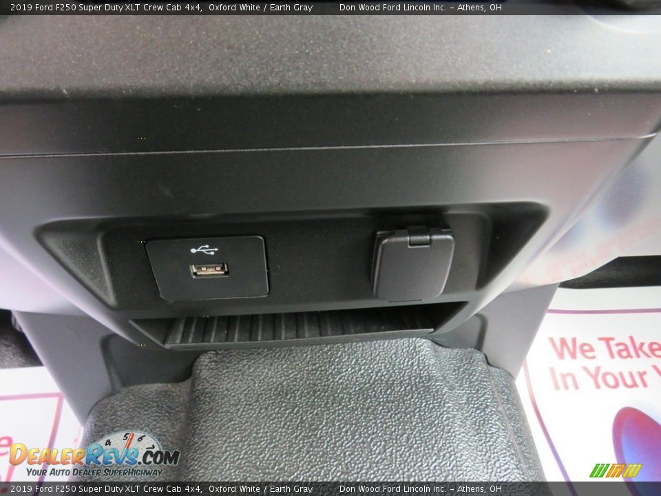 2019 Ford F250 Super Duty XLT Crew Cab 4x4 Oxford White / Earth Gray Photo #36