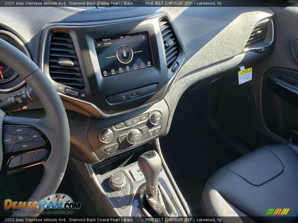 2020 Jeep Cherokee Altitude 4x4 Diamond Black Crystal Pearl / Black Photo #11