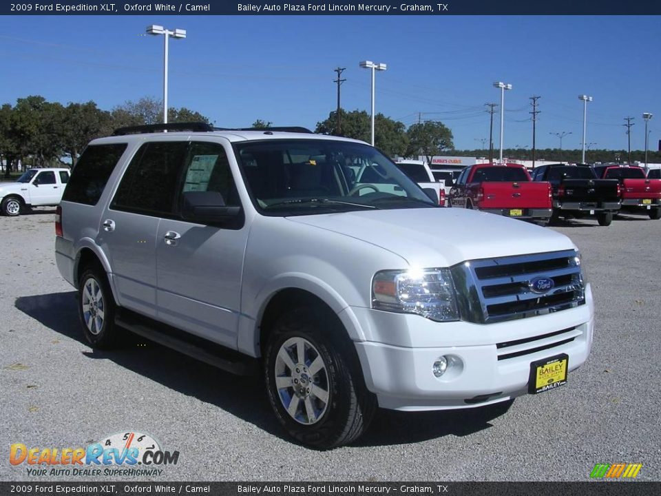 2009 Ford Expedition XLT Oxford White / Camel Photo #4