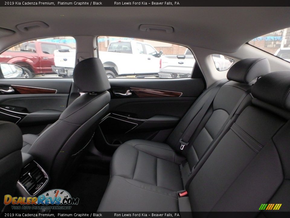 Rear Seat of 2019 Kia Cadenza Premium Photo #13