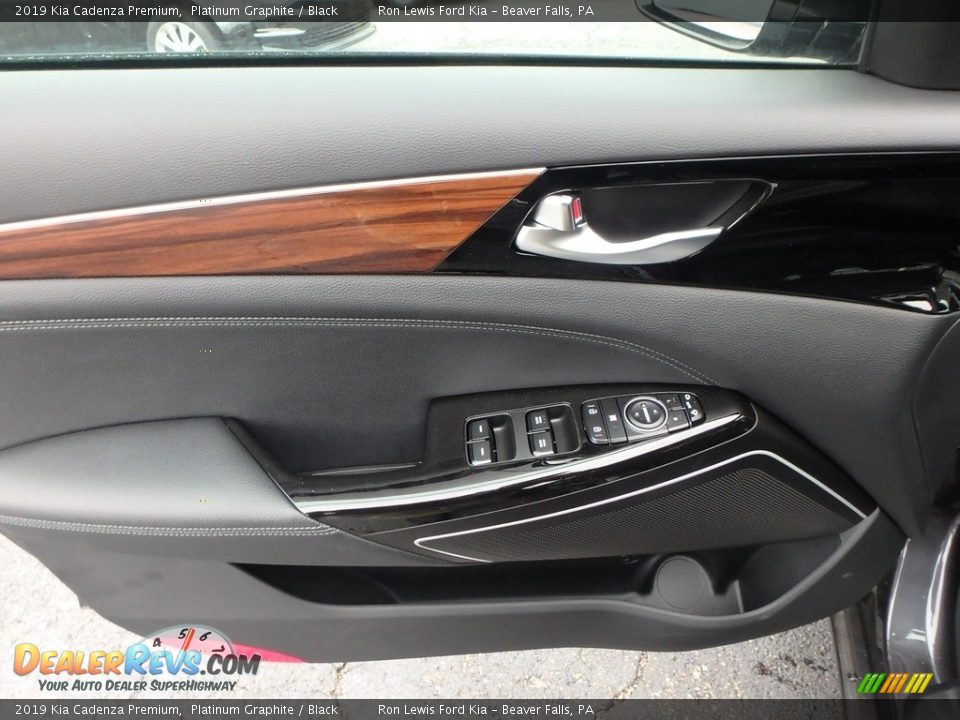 Door Panel of 2019 Kia Cadenza Premium Photo #15
