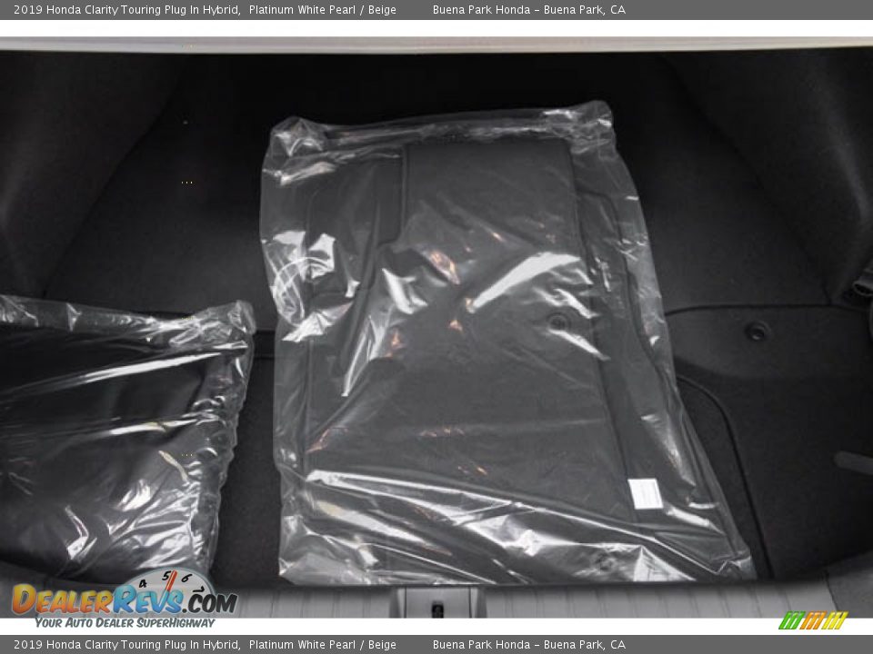 2019 Honda Clarity Touring Plug In Hybrid Platinum White Pearl / Beige Photo #25