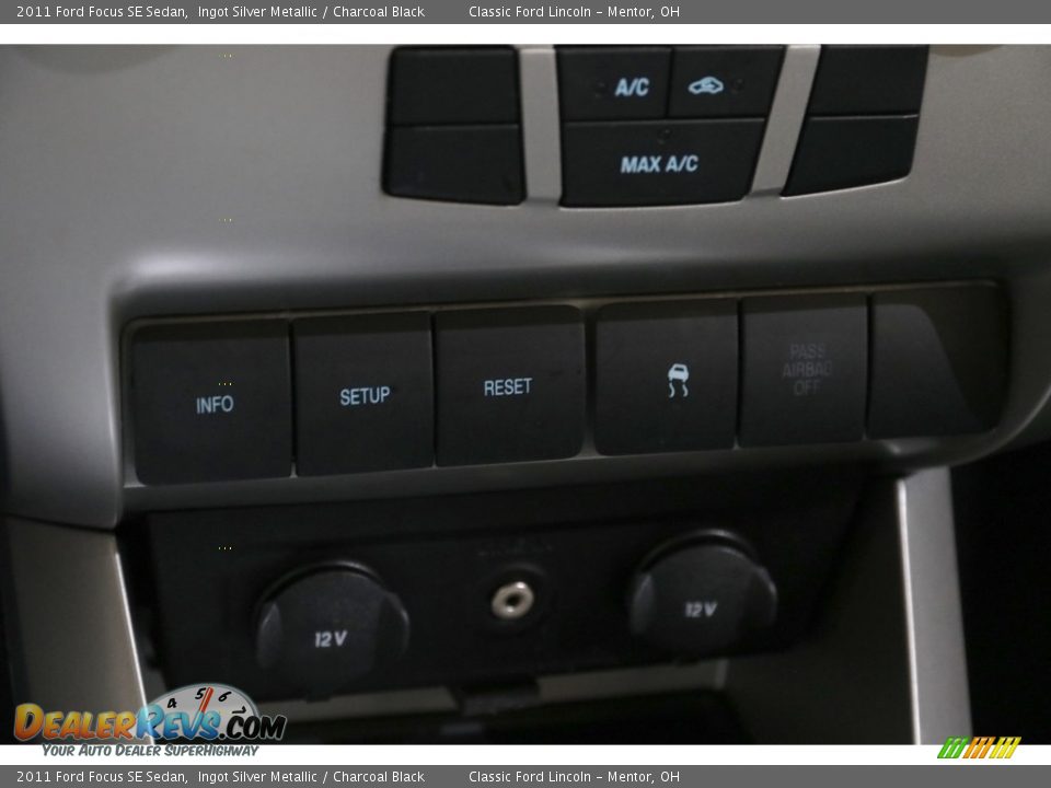 2011 Ford Focus SE Sedan Ingot Silver Metallic / Charcoal Black Photo #9