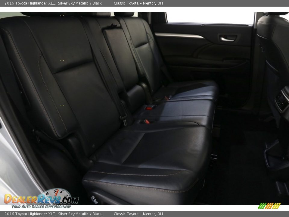 2016 Toyota Highlander XLE Silver Sky Metallic / Black Photo #18