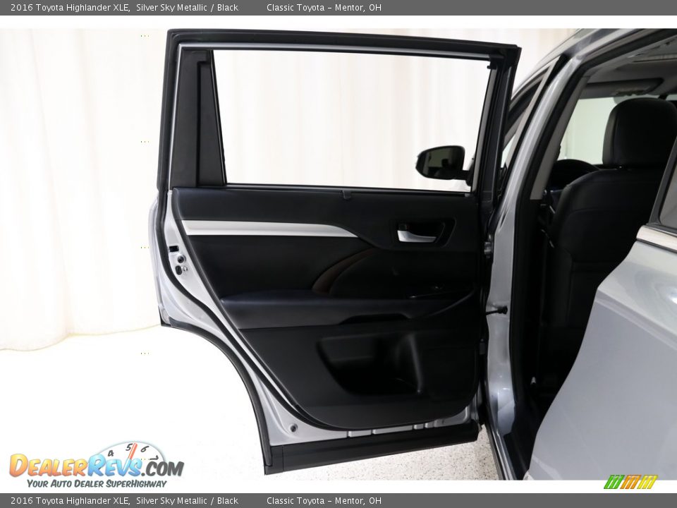 2016 Toyota Highlander XLE Silver Sky Metallic / Black Photo #19