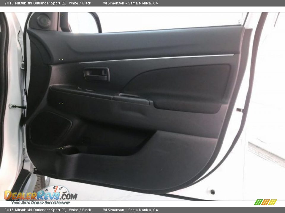 2015 Mitsubishi Outlander Sport ES White / Black Photo #28