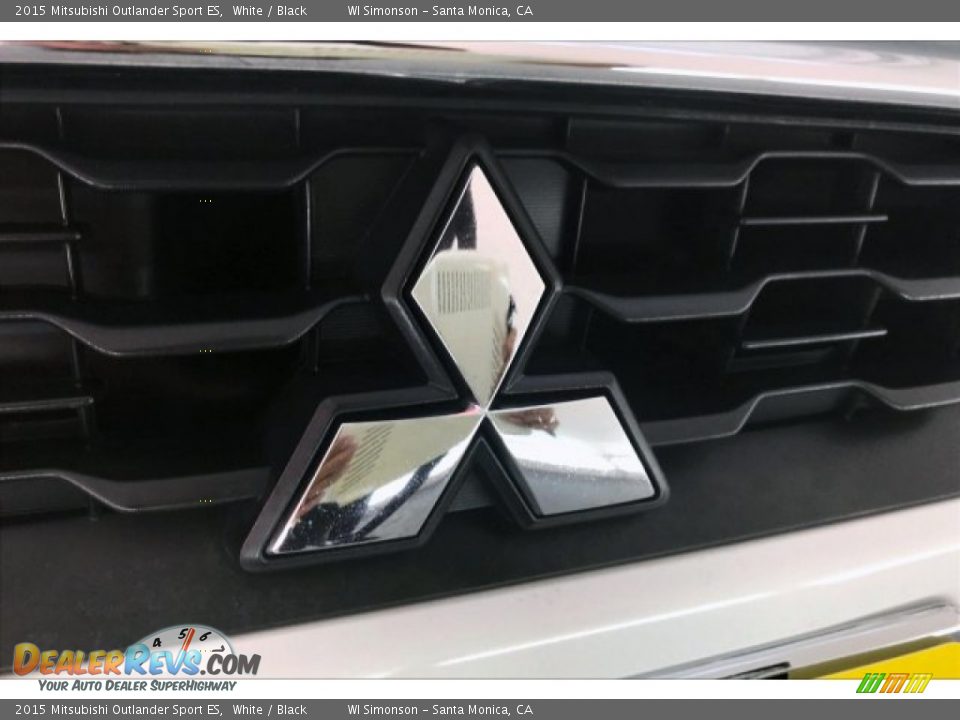 2015 Mitsubishi Outlander Sport ES White / Black Photo #31