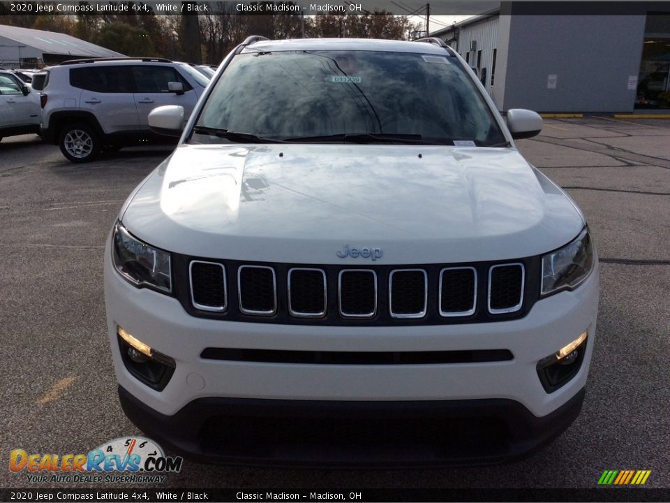 2020 Jeep Compass Latitude 4x4 White / Black Photo #4