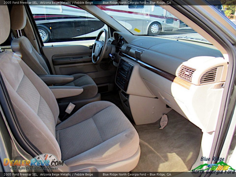 2005 Ford Freestar SEL Arizona Beige Metallic / Pebble Beige Photo #11