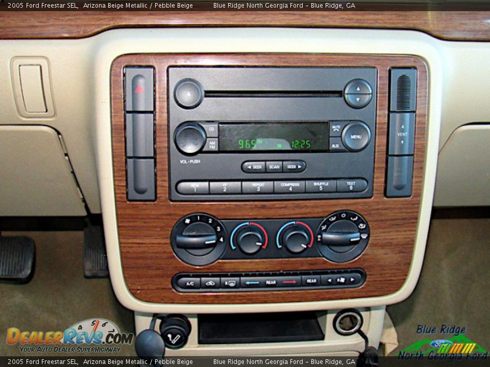 2005 Ford Freestar SEL Arizona Beige Metallic / Pebble Beige Photo #17