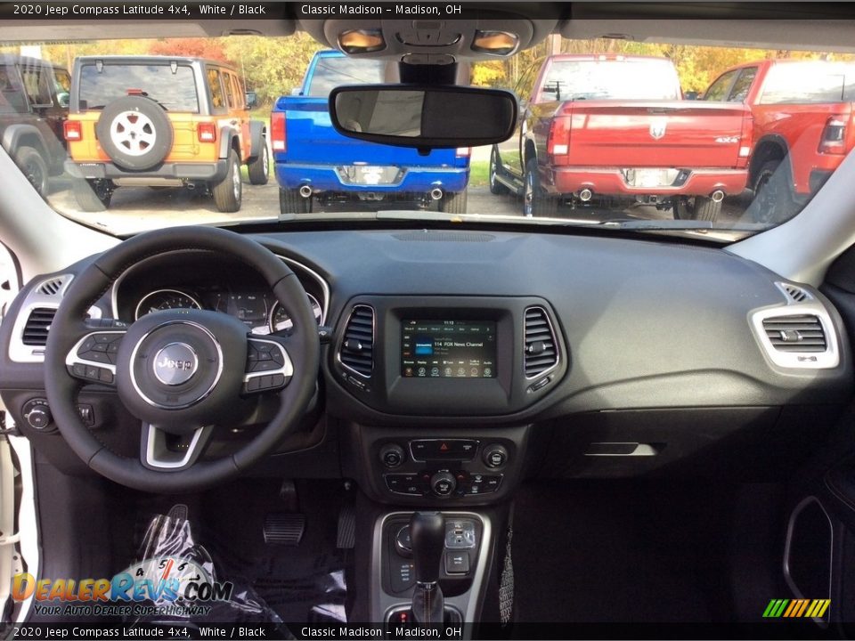 2020 Jeep Compass Latitude 4x4 White / Black Photo #12