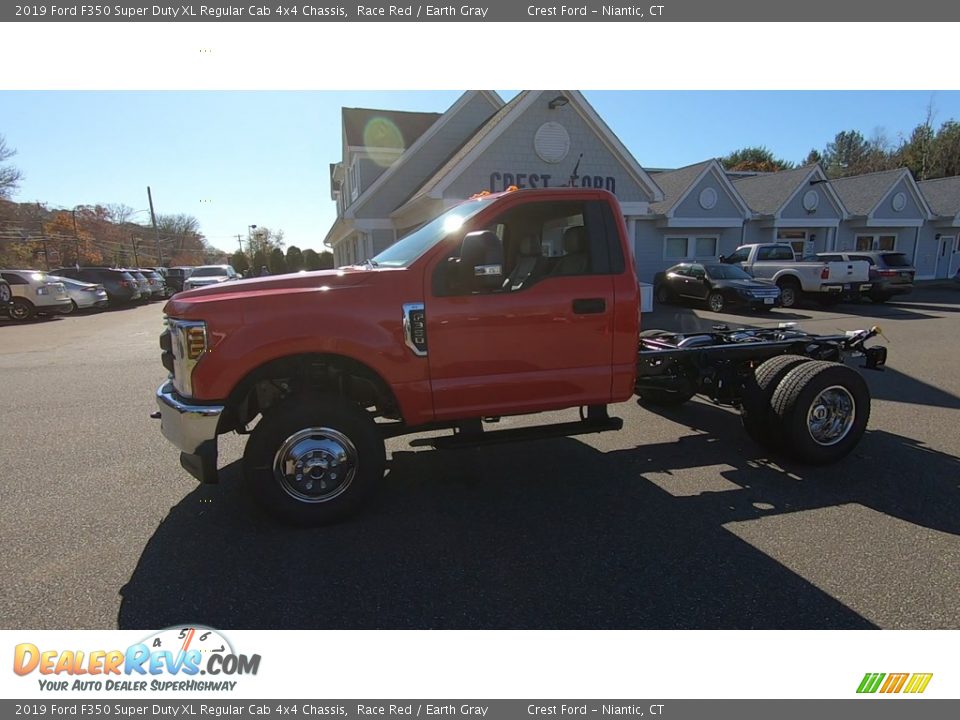 2019 Ford F350 Super Duty XL Regular Cab 4x4 Chassis Race Red / Earth Gray Photo #11