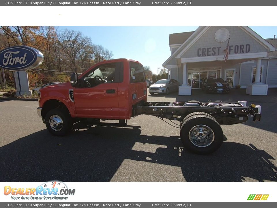 2019 Ford F350 Super Duty XL Regular Cab 4x4 Chassis Race Red / Earth Gray Photo #14